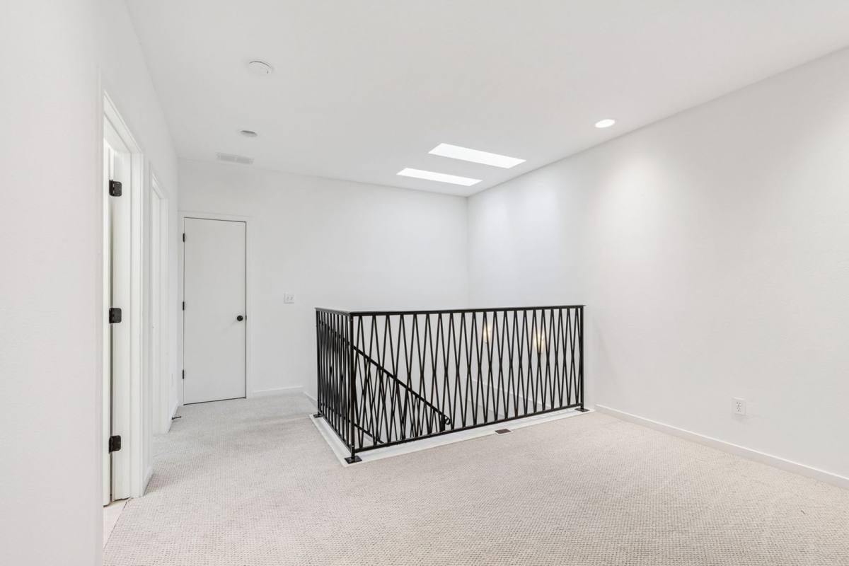 Townhouse for rent at 1685 Laurel St, Sarasota, FL 34236