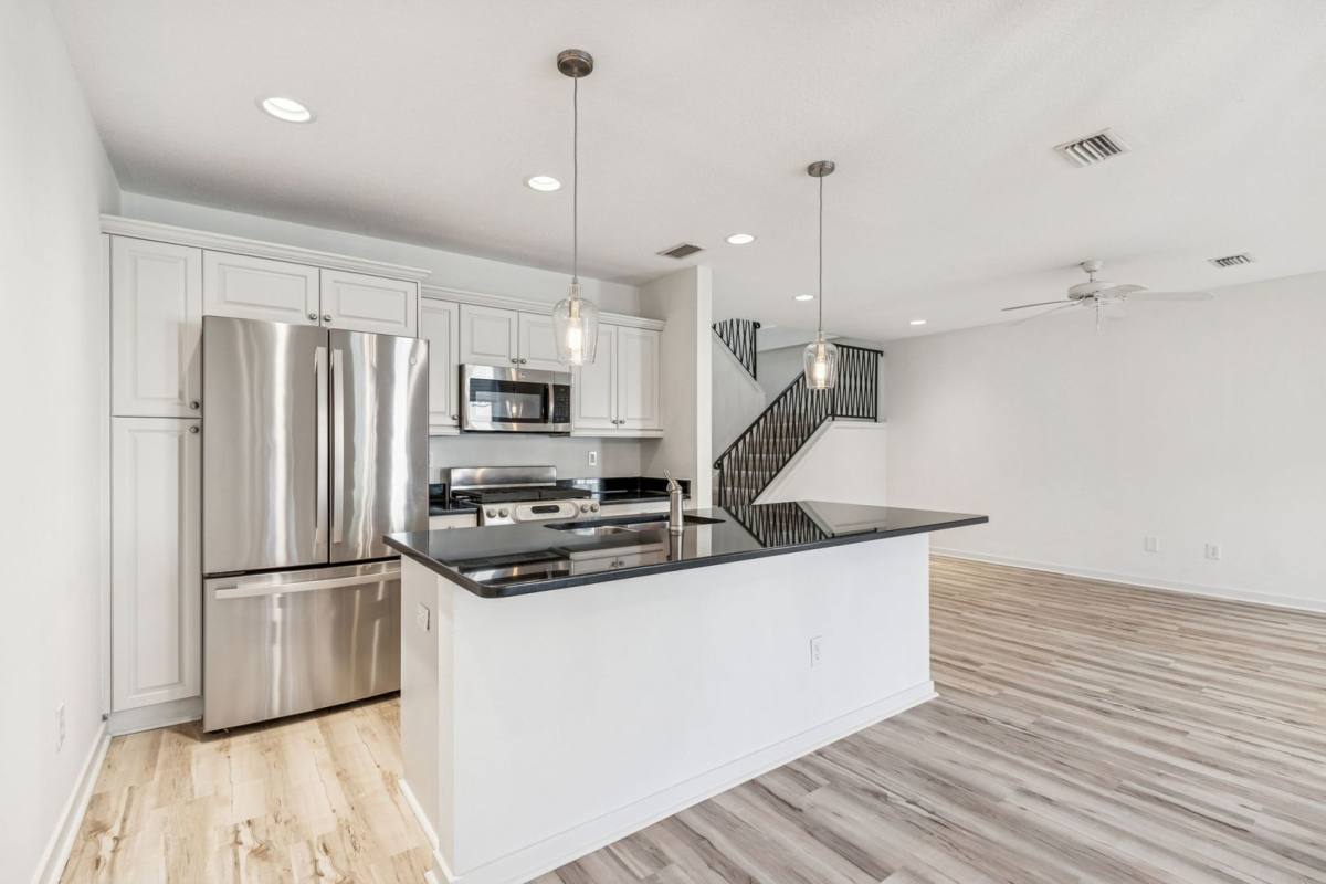 Townhouse for rent at 1685 Laurel St, Sarasota, FL 34236