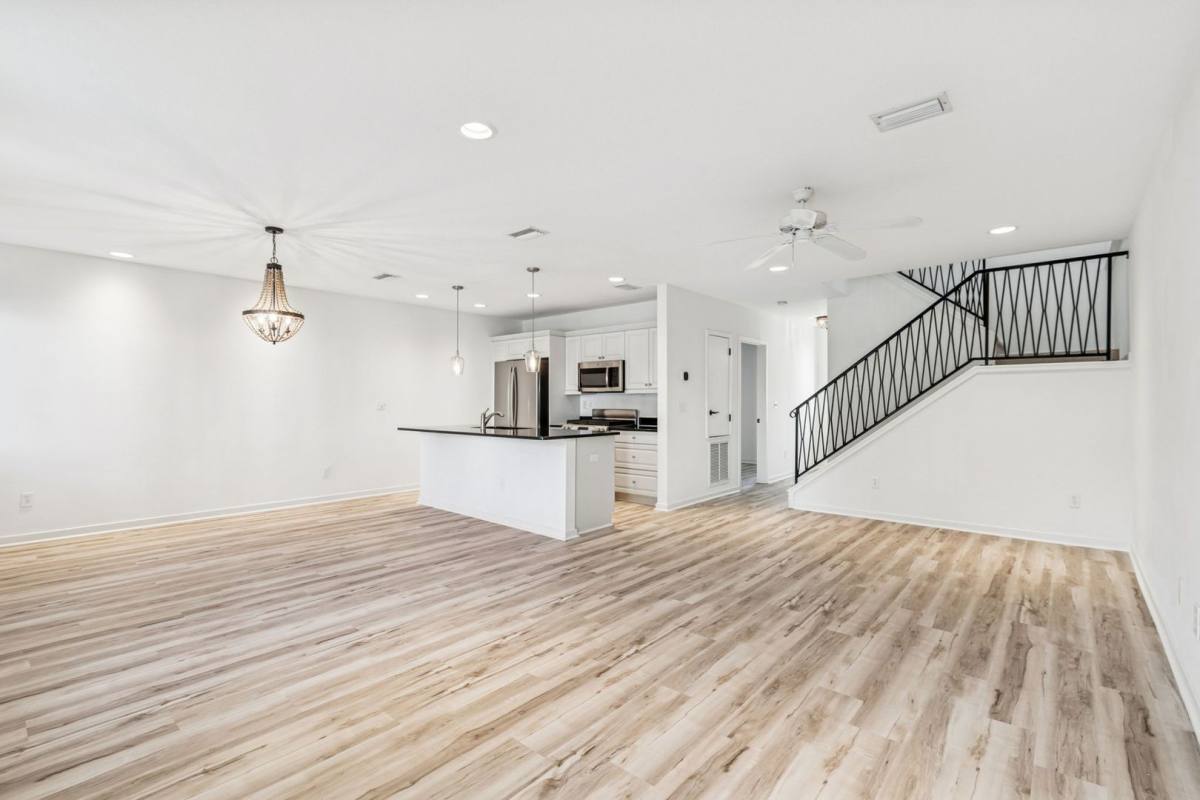 Townhouse for rent at 1685 Laurel St, Sarasota, FL 34236