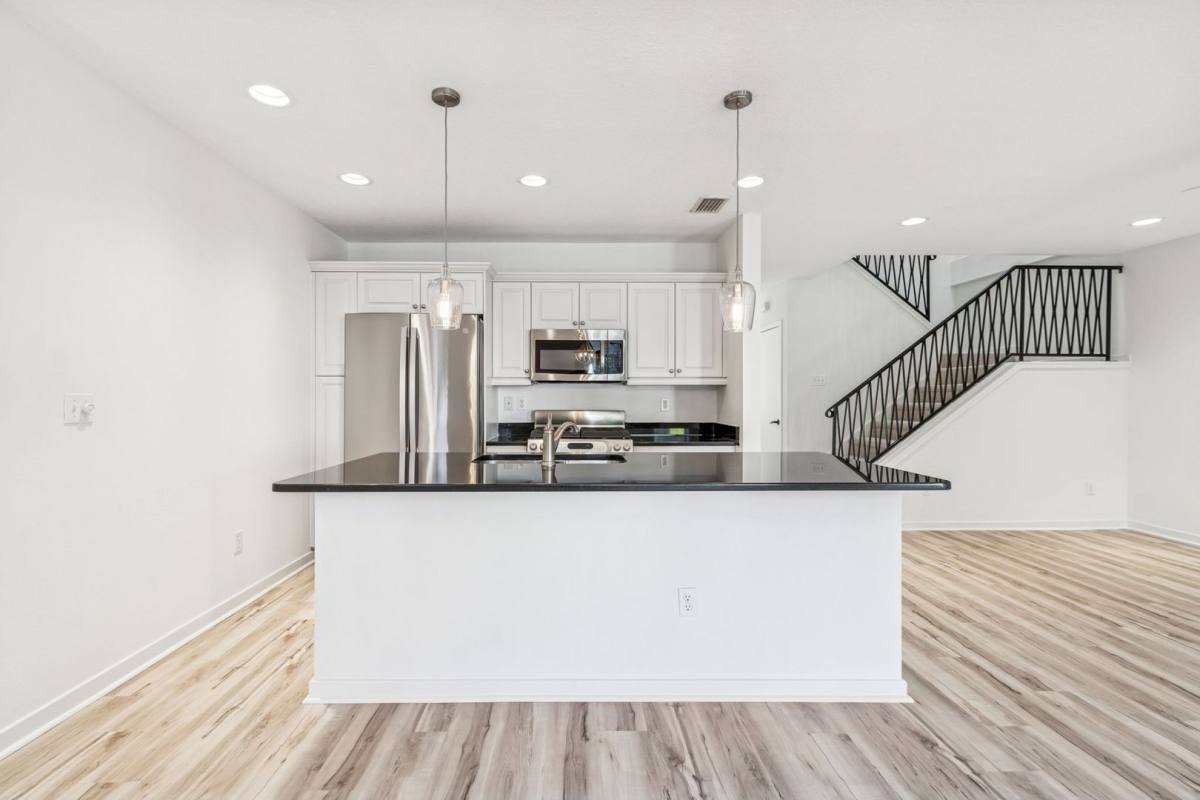 Townhouse for rent at 1685 Laurel St, Sarasota, FL 34236