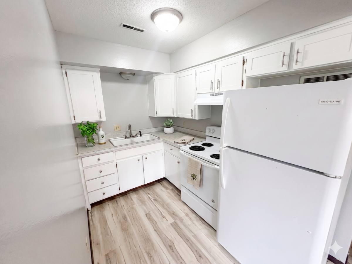 Apartment for rent at 1125 Dixon Dr, Waterloo, IA 50701