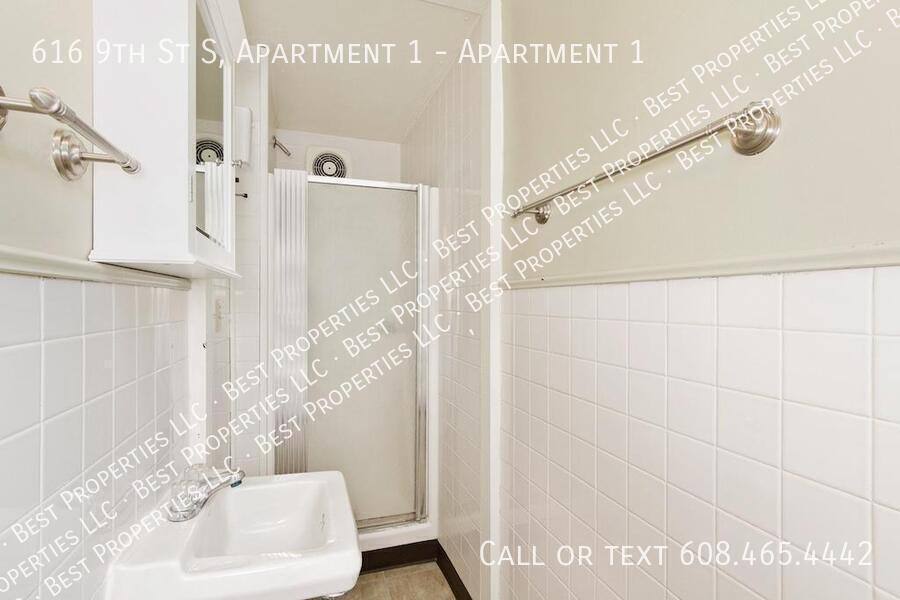 Apartment for rent at 616 9th St S #1, La Crosse, WI 54601