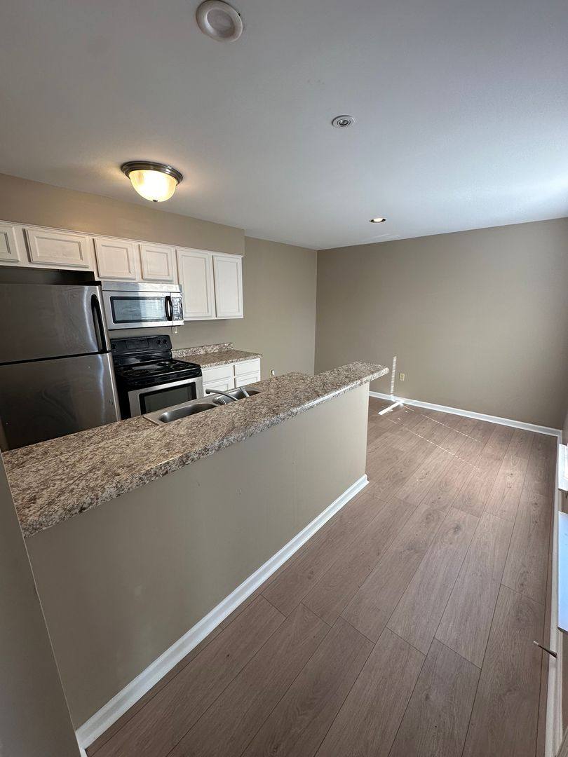 Condo for rent at 6770 Enchanted Oak Place, Memphis, TN 38120
