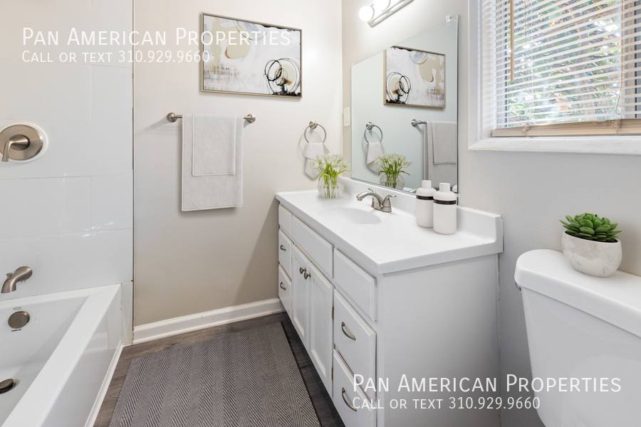 Apartment for rent at 110 W Market St #5, Long Beach, CA 90802