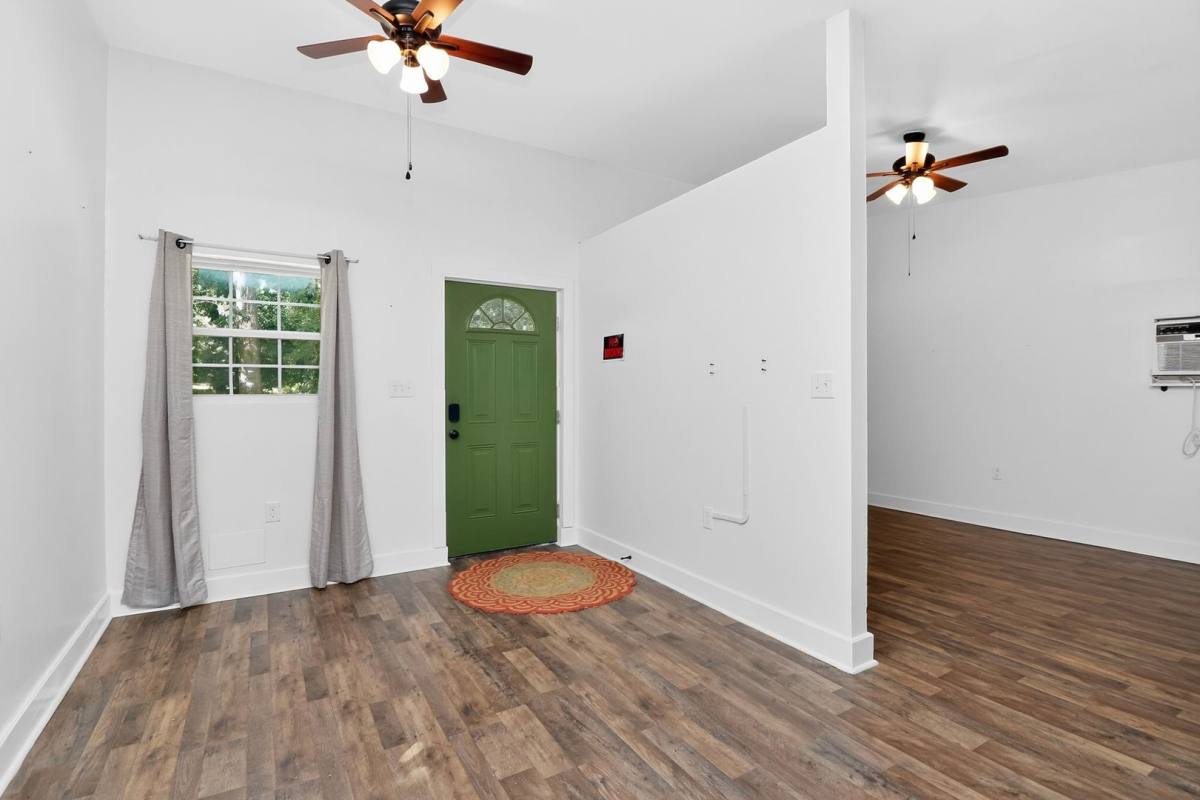 House for rent at 1954 Garibaldi Ave, Charlotte, NC 28208