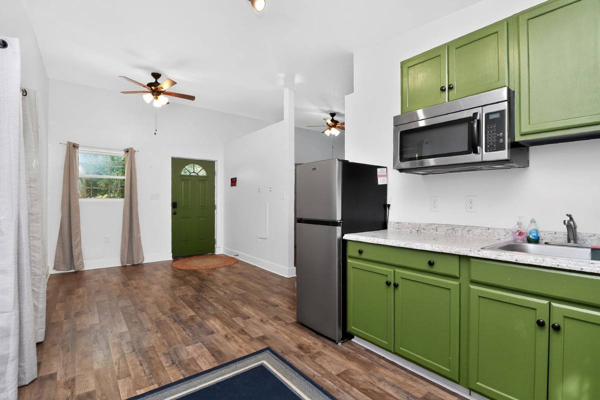 House for rent at 1954 Garibaldi Ave, Charlotte, NC 28208