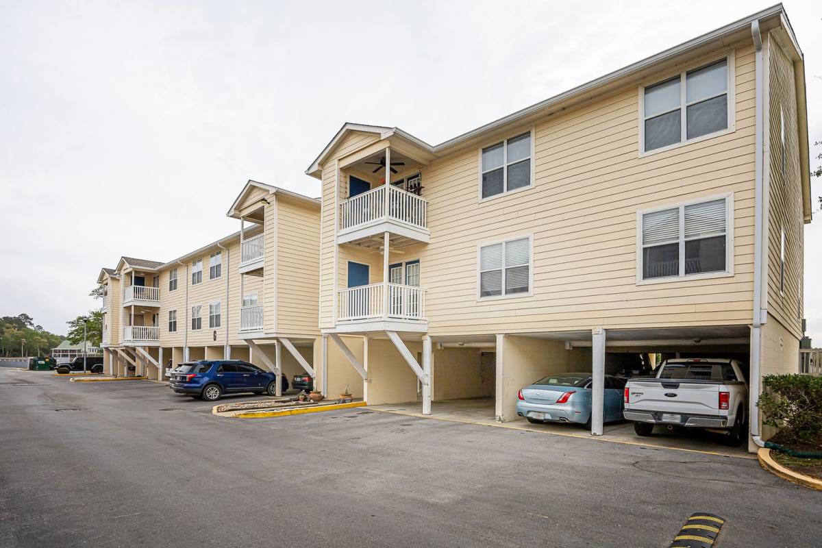 Condo for rent at 2421 Beachview Dr, McLain, MS 39456