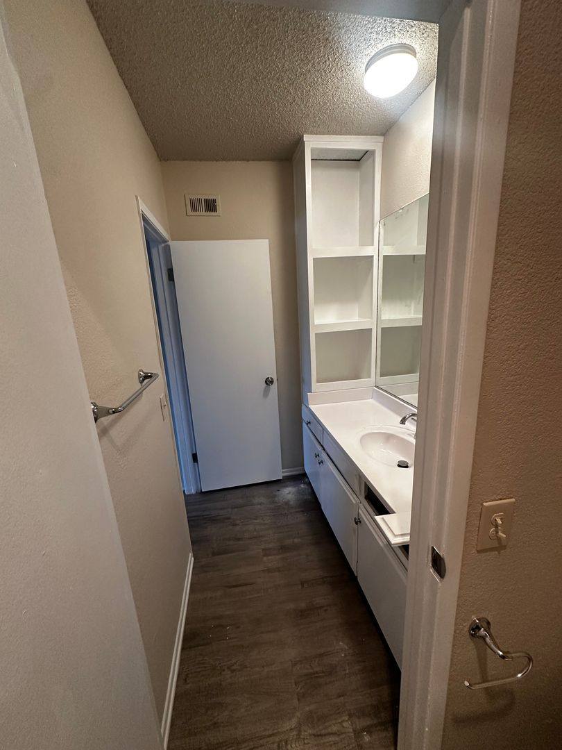 Apartment for rent at 18550 Vincennes St, Northridge, CA 91324