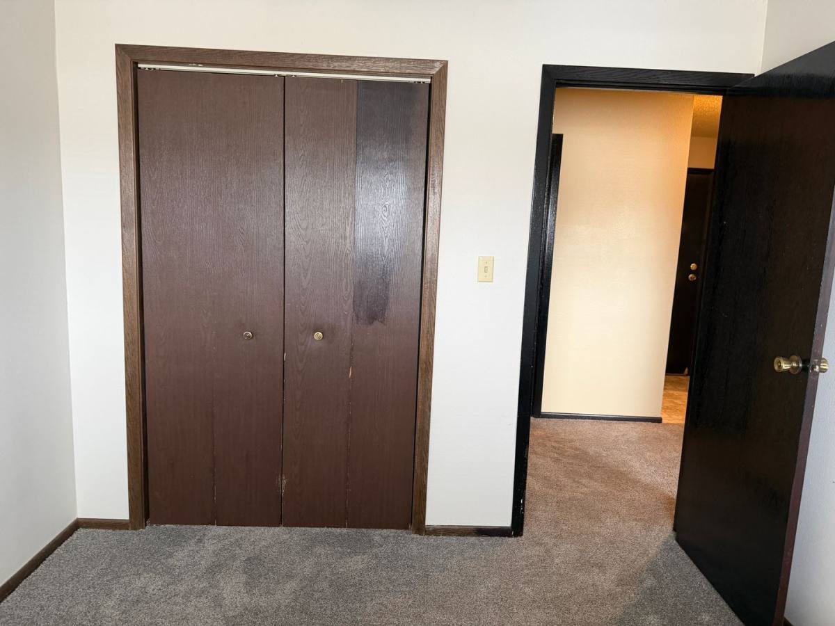 Apartment for rent at 910 2nd Ave SW, Jamestown, ND 58401