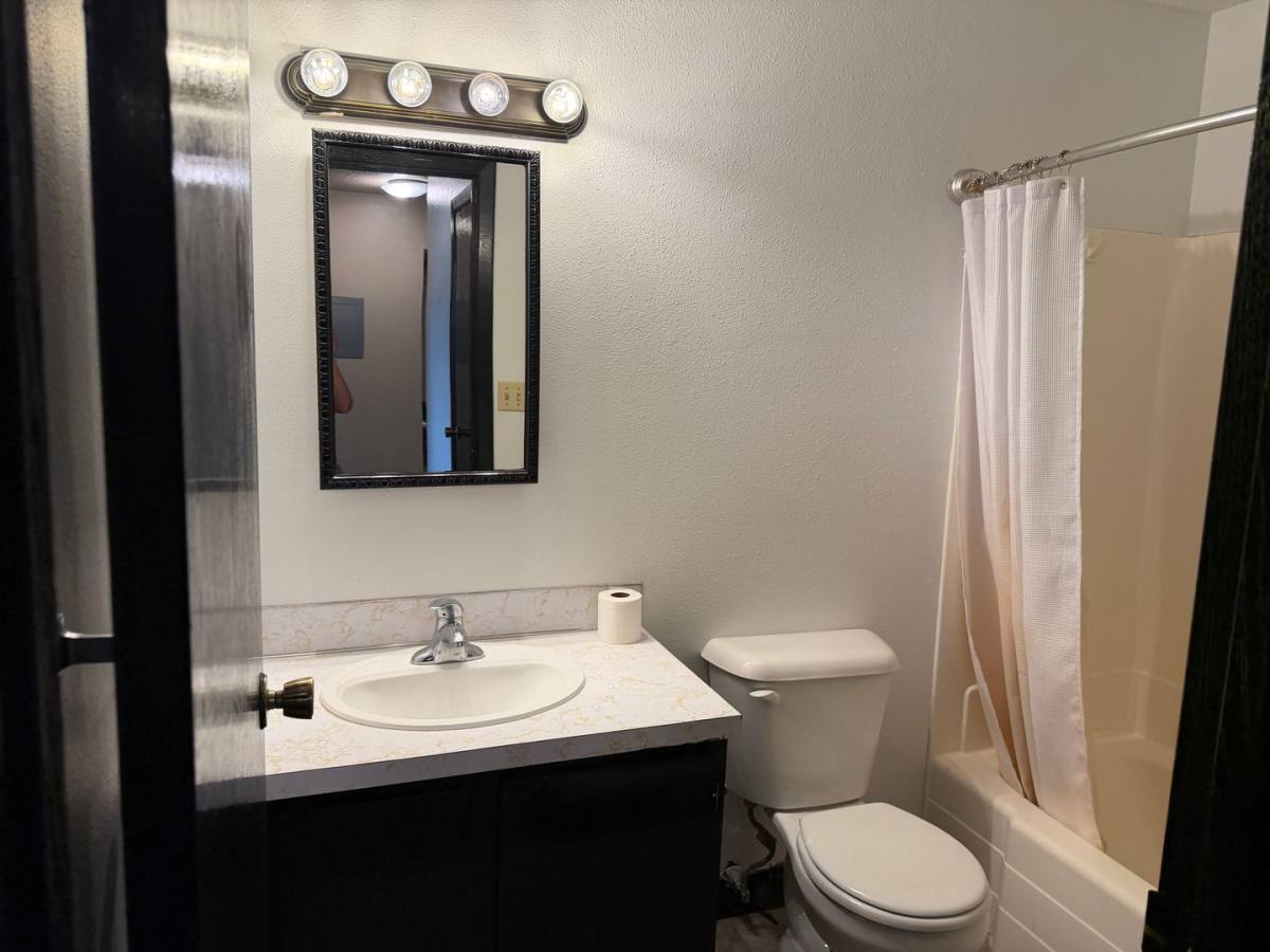 Apartment for rent at 910 2nd Ave SW, Jamestown, ND 58401
