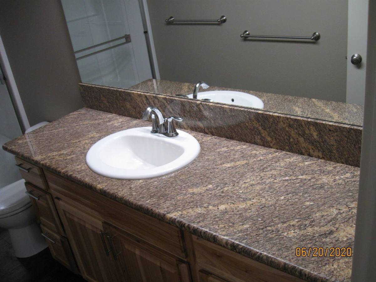 Townhouse for rent at 1845 17th Ave SE, Albany, OR 97322