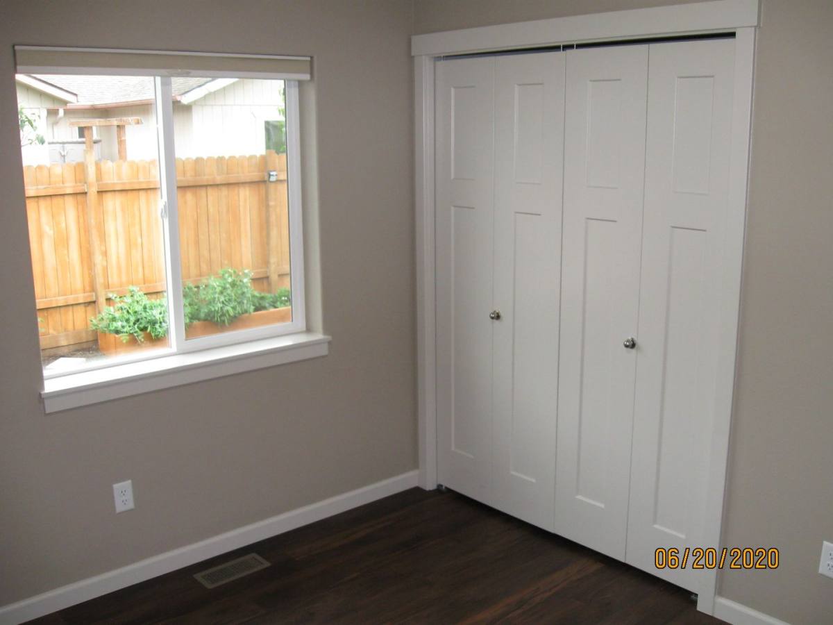 Townhouse for rent at 1845 17th Ave SE, Albany, OR 97322