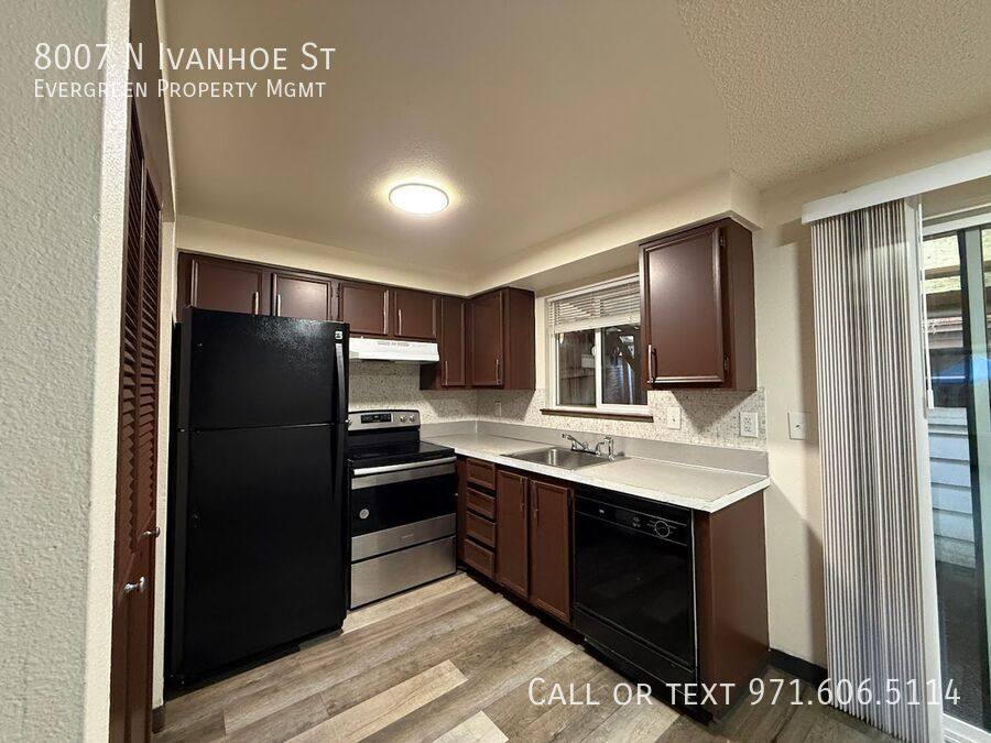 Apartment for rent at 8007 N Ivanhoe St, Portland, OR 97203