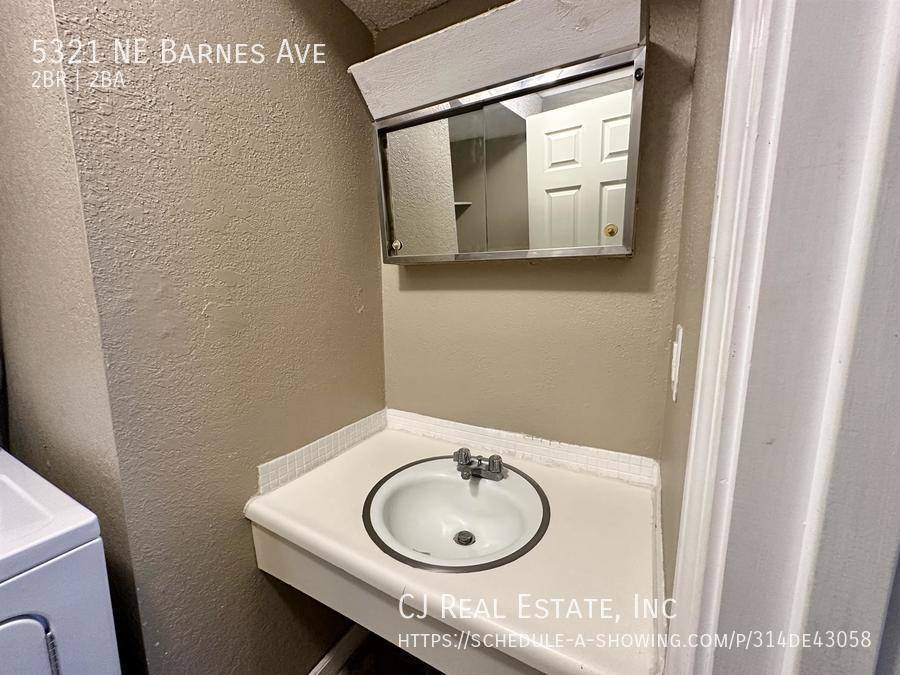 House for rent at 5321 NE Barnes Ave, Kansas City, MO 64119