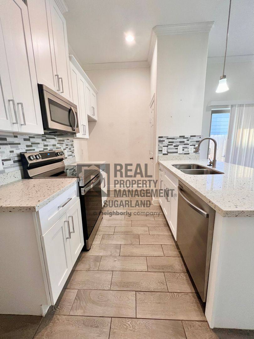 Apartment for rent at 4810 Wilmington St, Houston, TX 77033