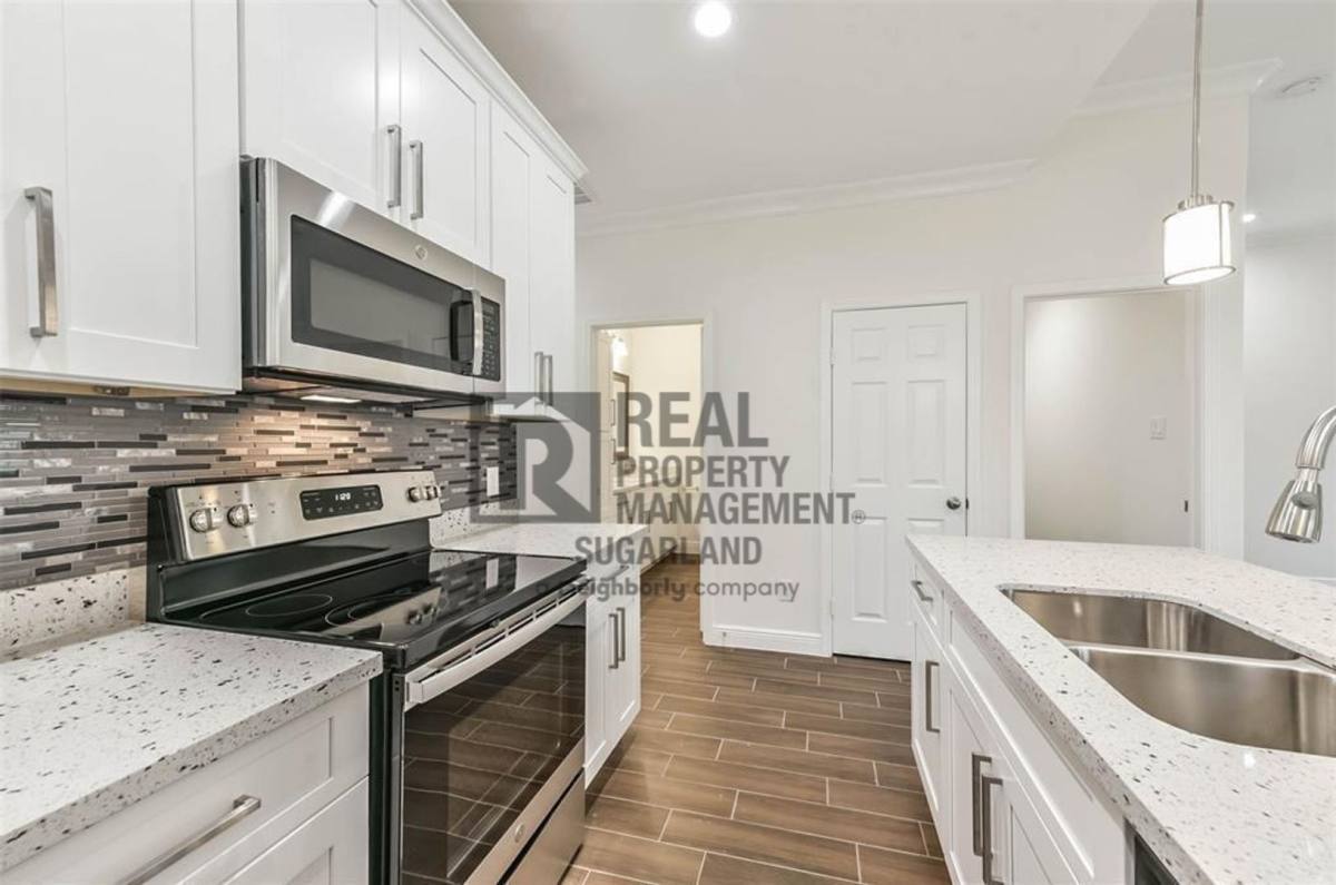 Apartment for rent at 4810 Wilmington St, Houston, TX 77033