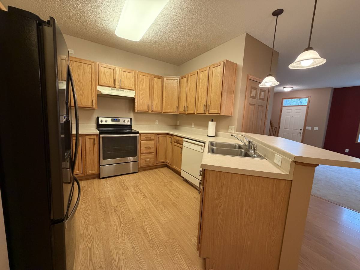 Townhouse for rent at 11007 Oak Grove Circle #B, Saint Paul, MN 55129