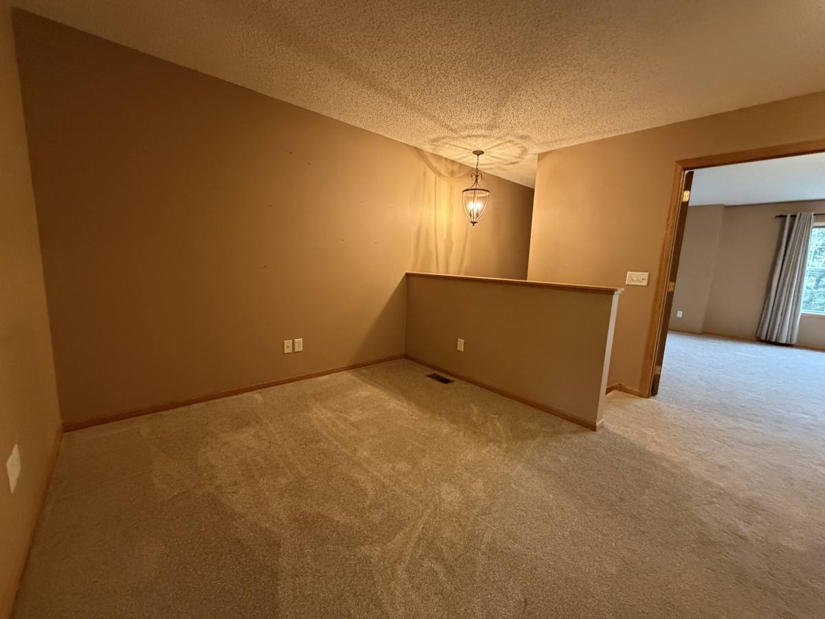 Townhouse for rent at 11007 Oak Grove Circle #B, Saint Paul, MN 55129