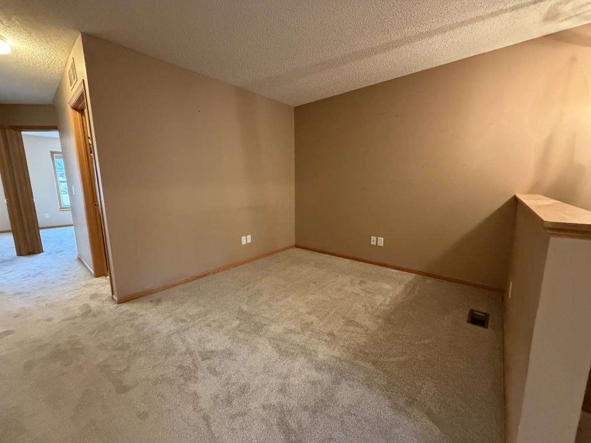 Townhouse for rent at 11007 Oak Grove Circle #B, Saint Paul, MN 55129