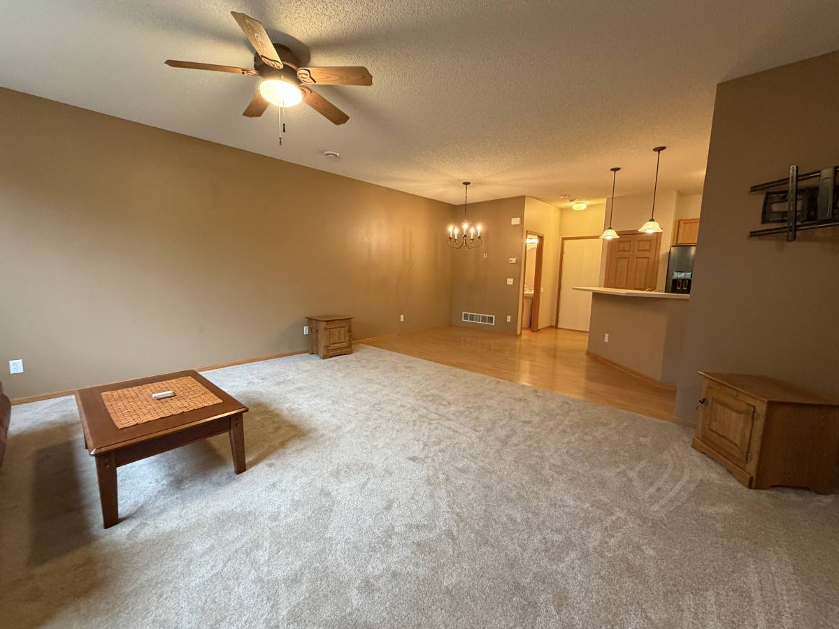Townhouse for rent at 11007 Oak Grove Circle #B, Saint Paul, MN 55129