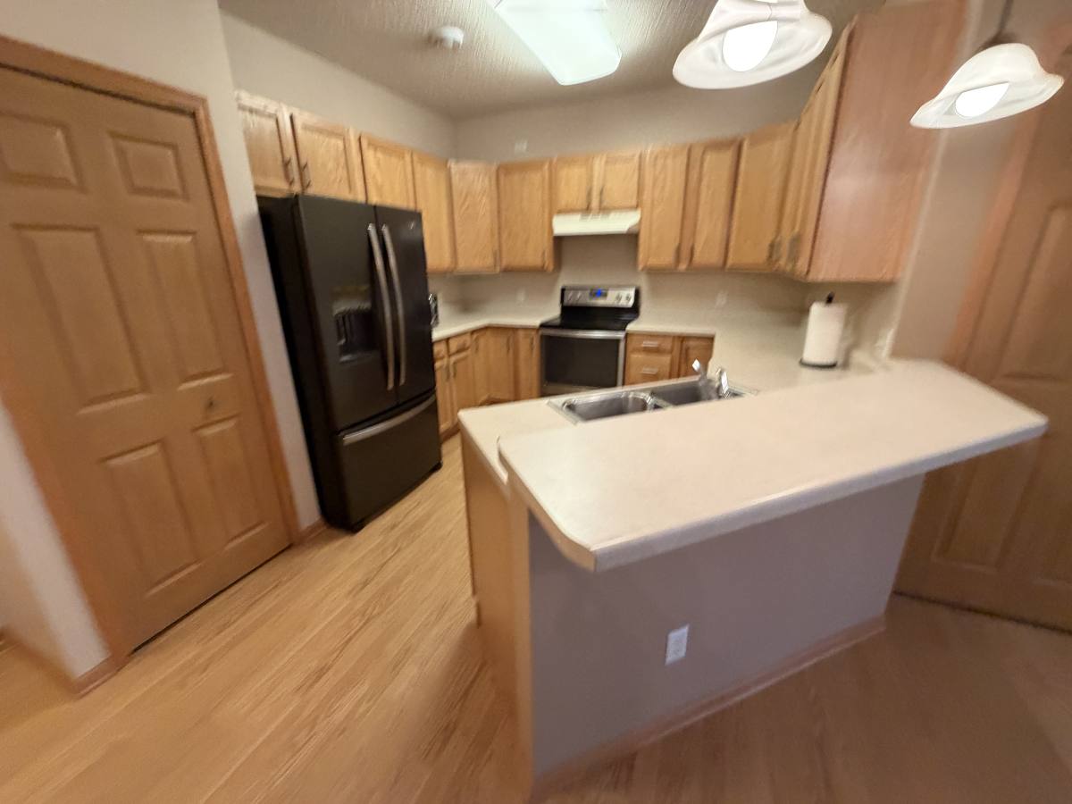 Townhouse for rent at 11007 Oak Grove Circle #B, Saint Paul, MN 55129