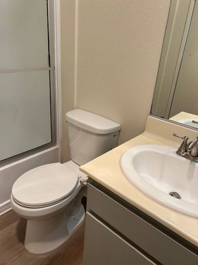 Apartment for rent at 7320 Foothill Blvd, Tujunga, CA 91042
