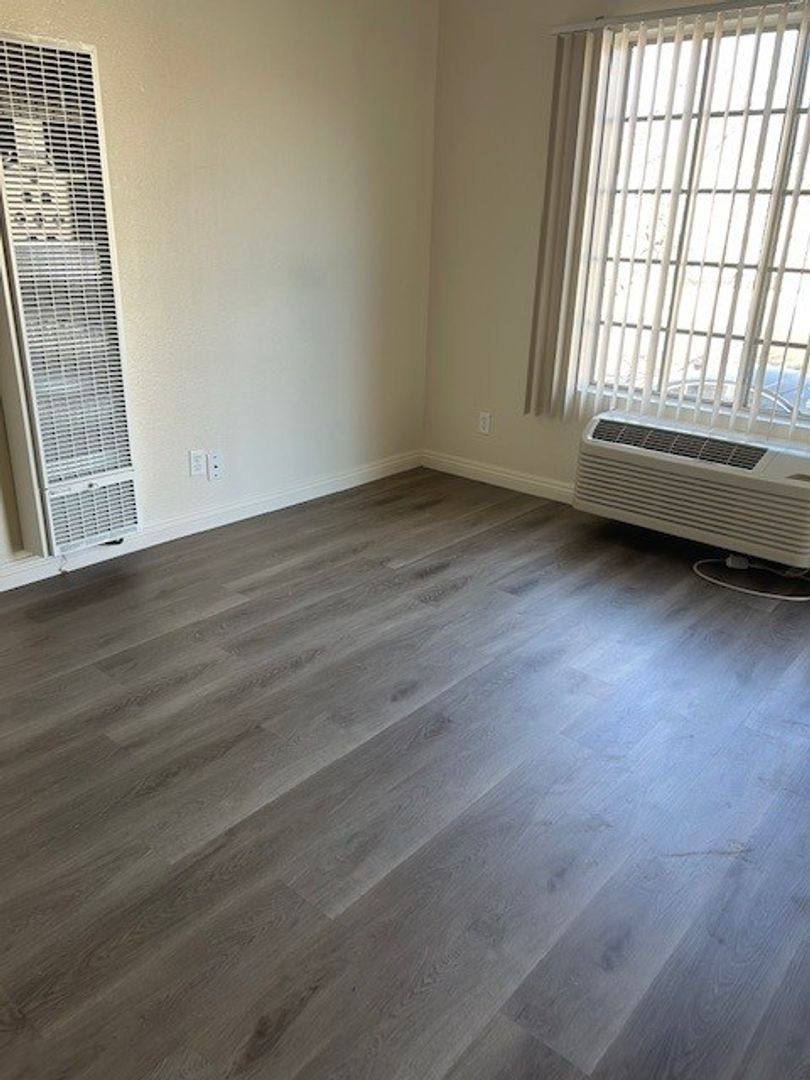 Apartment for rent at 7320 Foothill Blvd, Tujunga, CA 91042