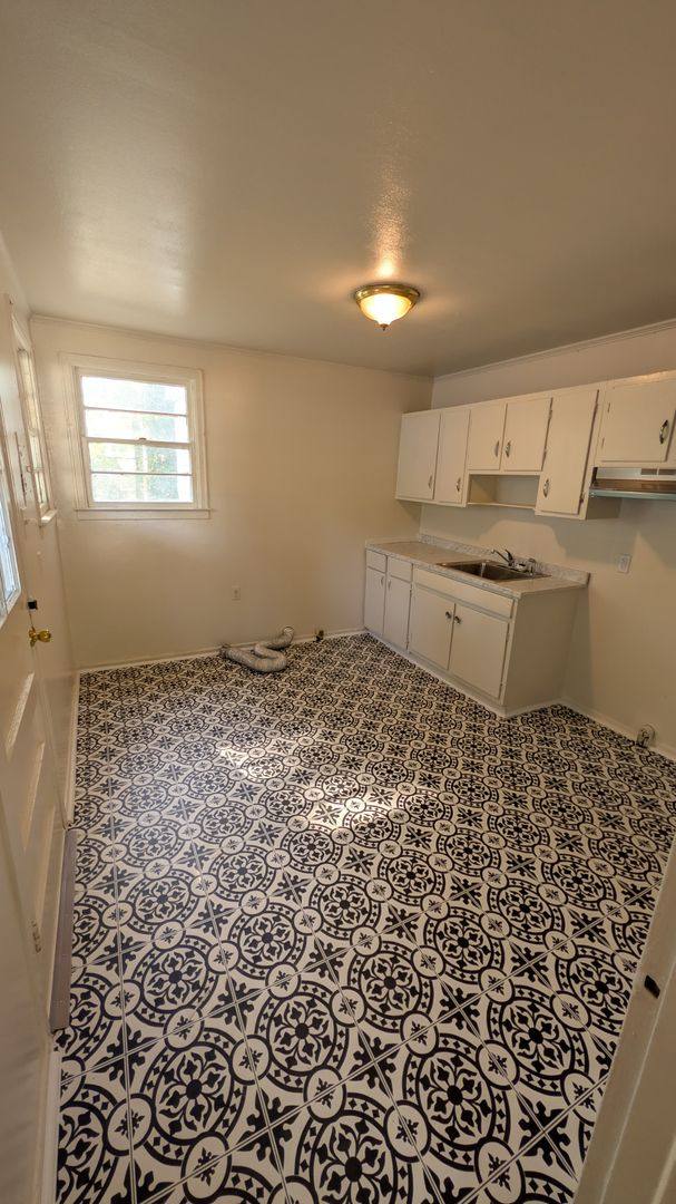 House for rent at 803 Candlewood Dr, Kinston, NC 28501