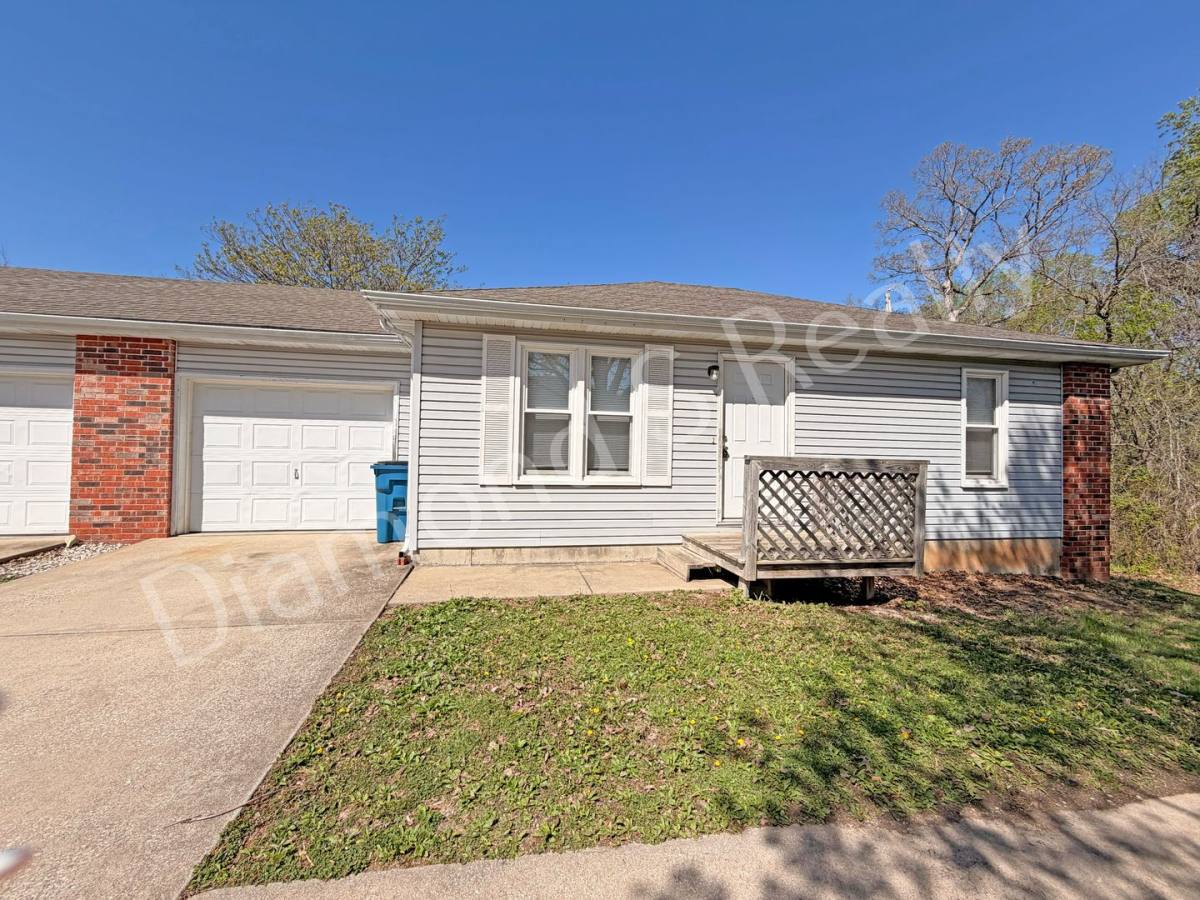 Apartment for rent at 1505 W Rainey St, Ozark, MO 65721