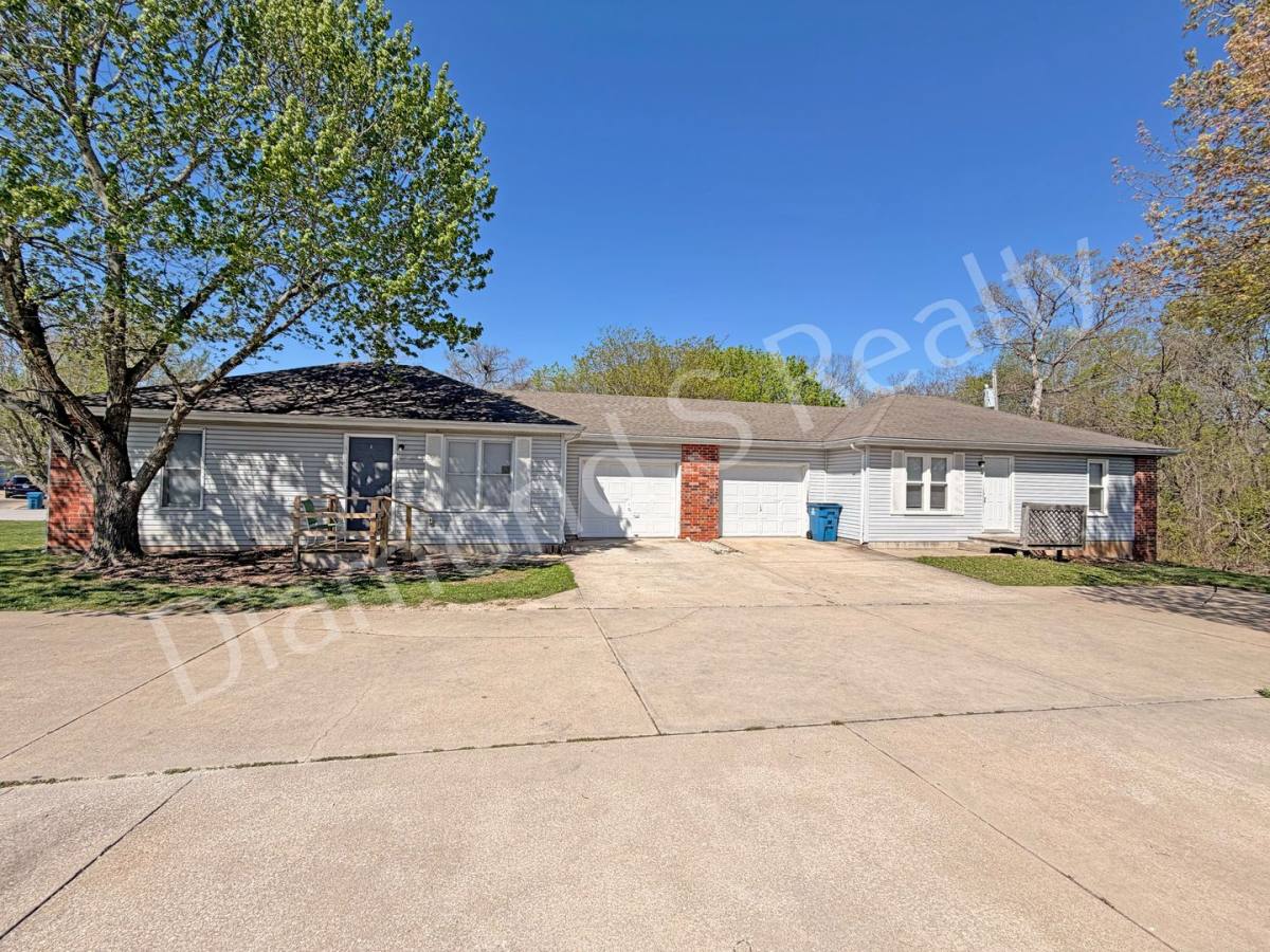 Apartment for rent at 1505 W Rainey St, Ozark, MO 65721