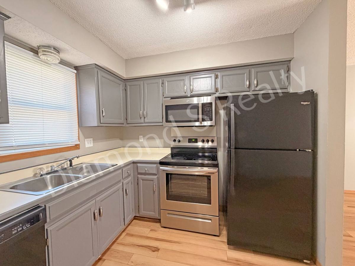 Apartment for rent at 1505 W Rainey St, Ozark, MO 65721