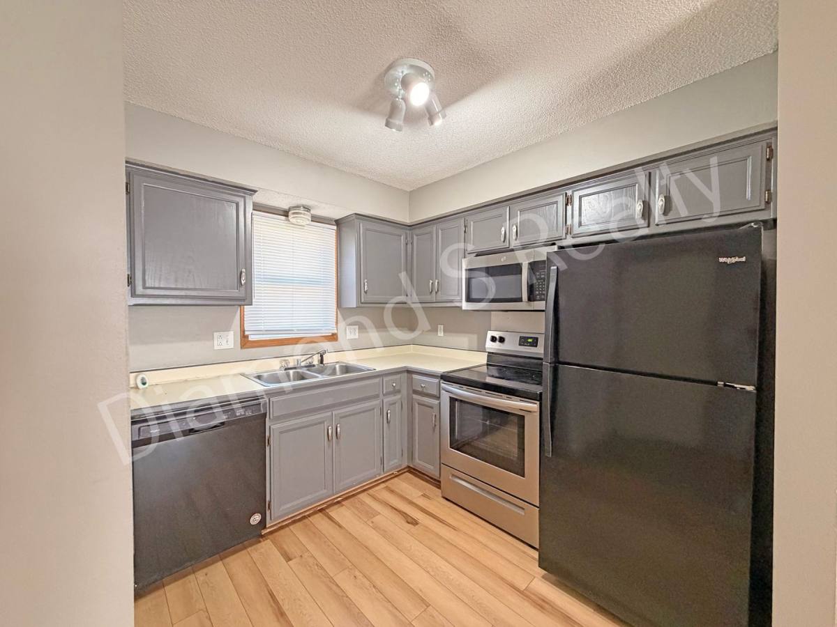 Apartment for rent at 1505 W Rainey St, Ozark, MO 65721
