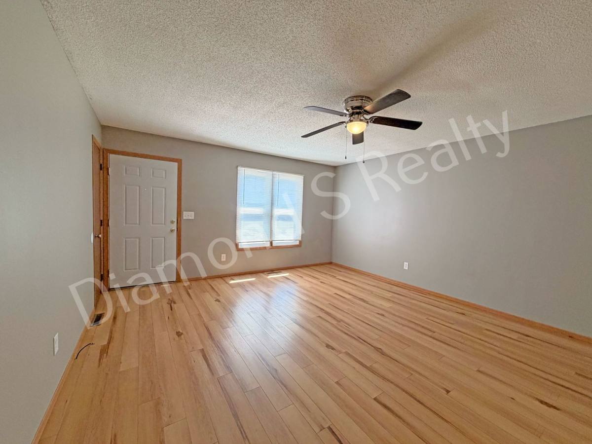 Apartment for rent at 1505 W Rainey St, Ozark, MO 65721