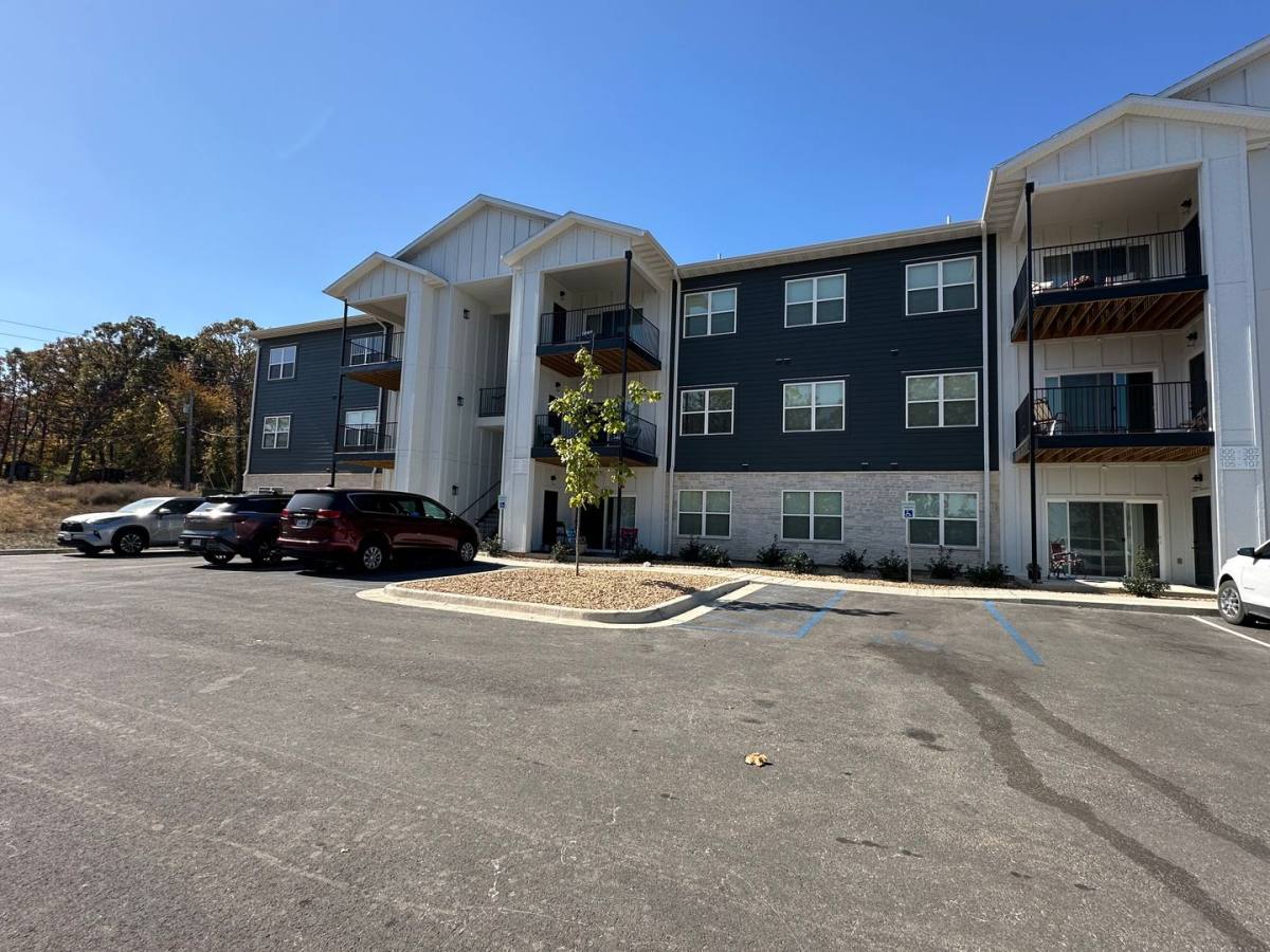 Apartment for rent at 750 Windsor Court, Branson, MO 65616