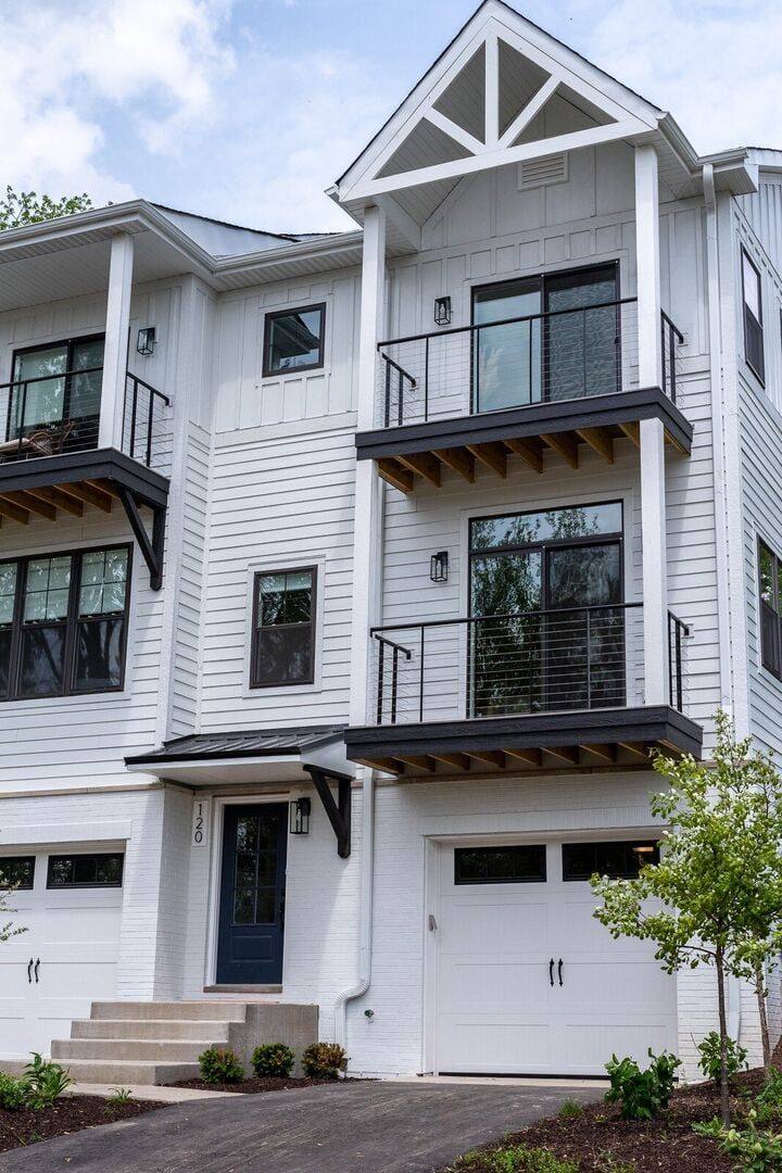 Townhouse for rent at 120 W Main St, Fontana, WI 53125