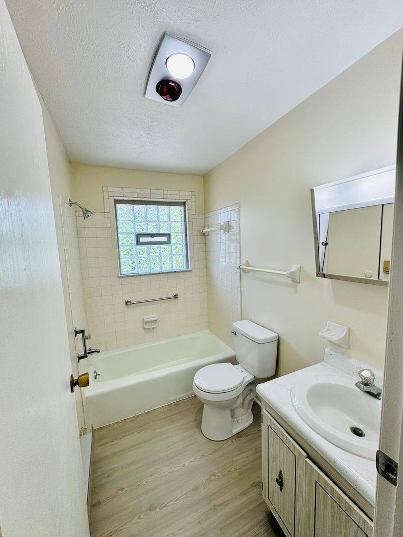 Apartment for rent at 1408 Jackson Lane, Middletown, OH 45044