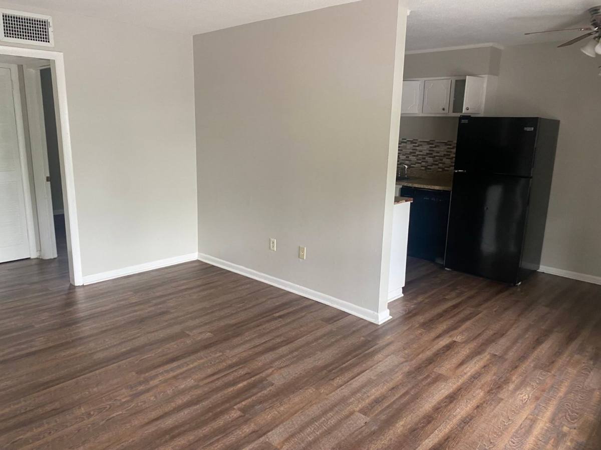 Apartment for rent at 1701 N John B Dennis Highway, Kingsport, TN 37660