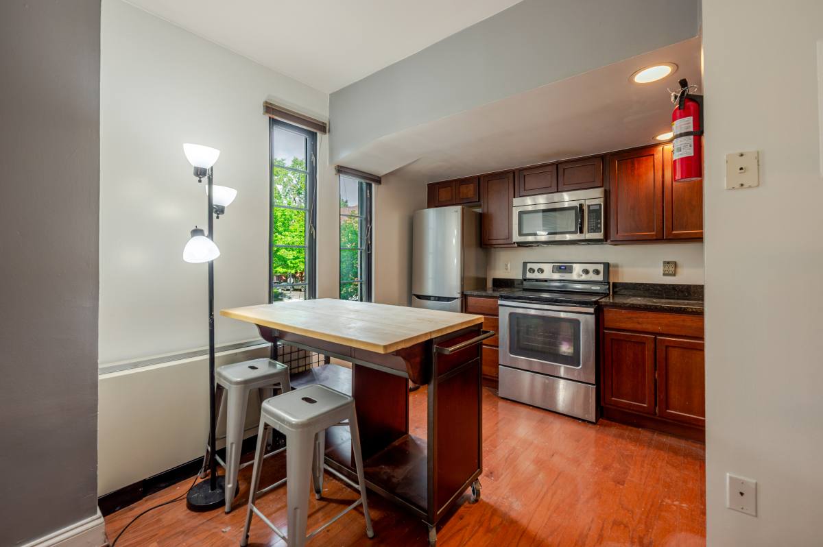 Apartment for rent at 1701 16th St NW #208, Washington, DC 20009