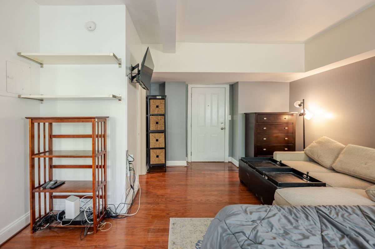 Apartment for rent at 1701 16th St NW #208, Washington, DC 20009