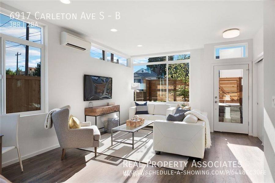 Townhouse for rent at 6917 Carleton Ave S #B, Seattle, WA 98108