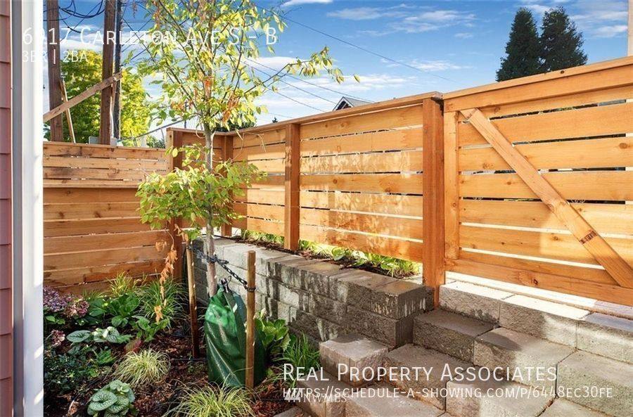 Townhouse for rent at 6917 Carleton Ave S #B, Seattle, WA 98108