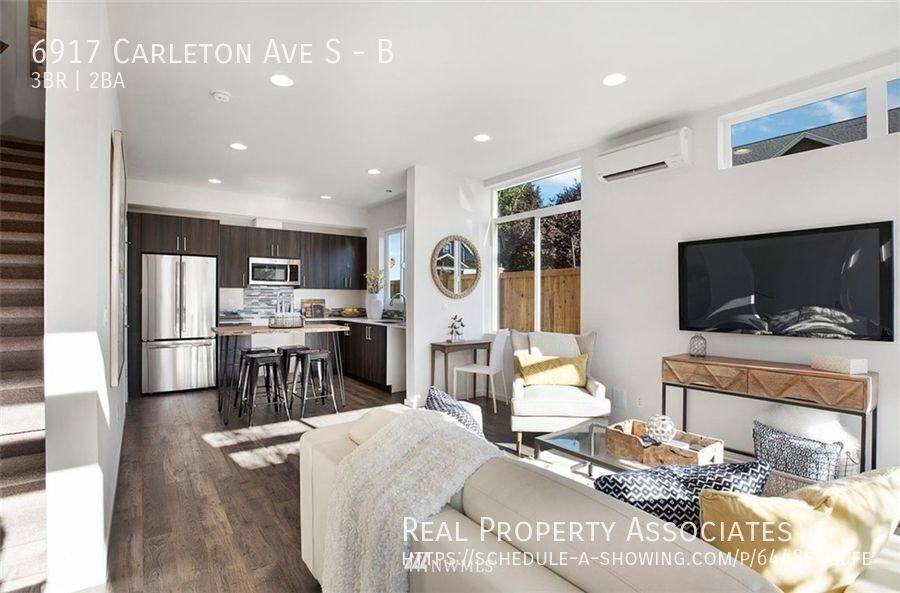 Townhouse for rent at 6917 Carleton Ave S #B, Seattle, WA 98108