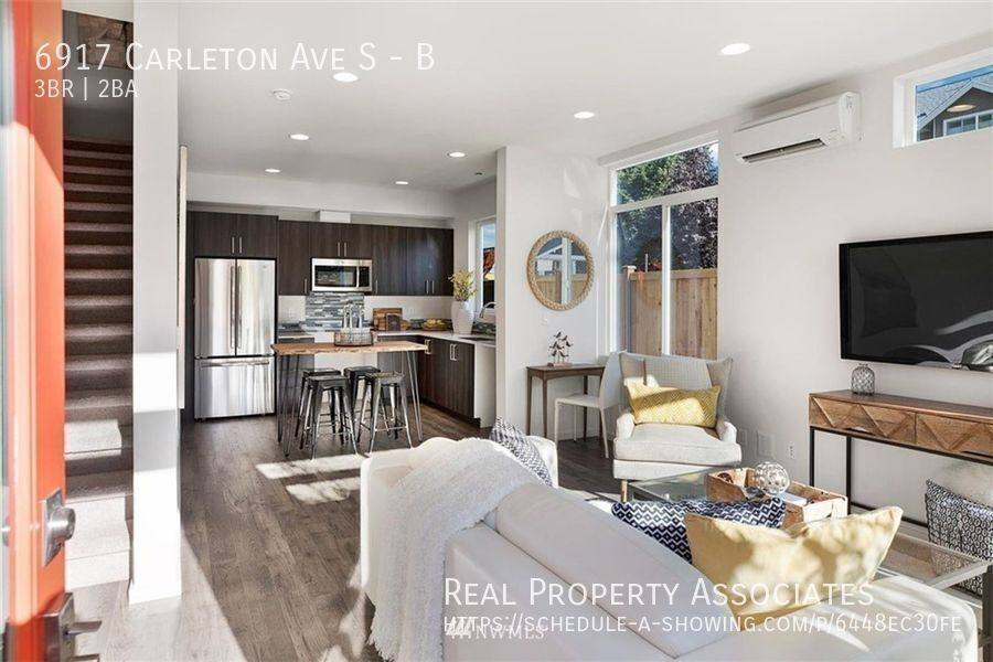 Townhouse for rent at 6917 Carleton Ave S #B, Seattle, WA 98108
