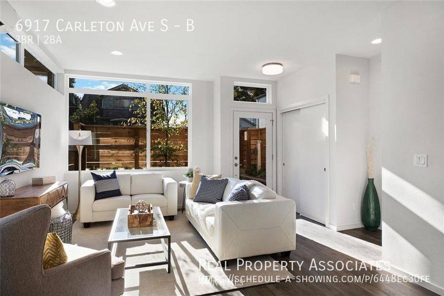Townhouse for rent at 6917 Carleton Ave S #B, Seattle, WA 98108