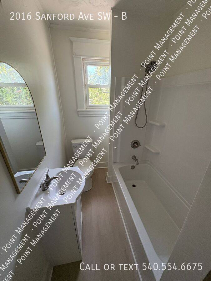 Apartment for rent at 2016 Sanford Ave SW #B, Roanoke, VA 24014