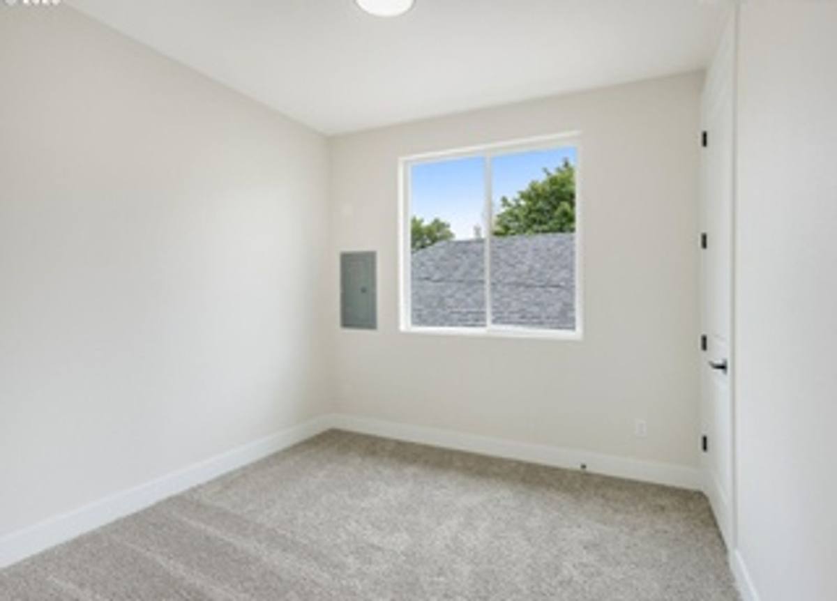 Apartment for rent at 4875-4881 SE 63rd Ave, Portland, OR 97206