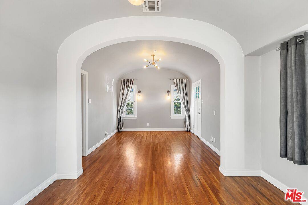 Apartment for rent at 2630 S Bedford St, Los Angeles, CA 90034