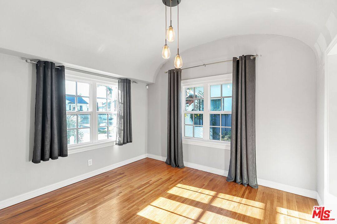 Apartment for rent at 2630 S Bedford St, Los Angeles, CA 90034