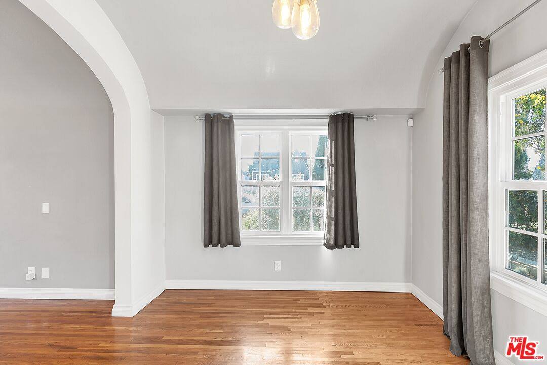 Apartment for rent at 2630 S Bedford St, Los Angeles, CA 90034