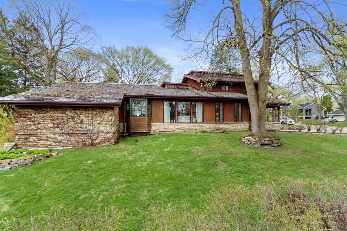 House for rent at 222 Ridge Rd, Lake Geneva, WI 53147